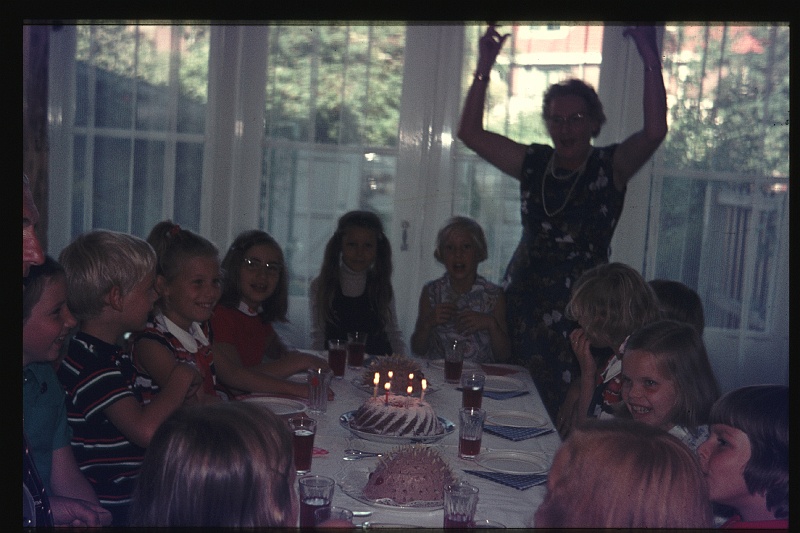 09.Delft aug 1971 Thea,Brigitte,Marion,Peter.JPG